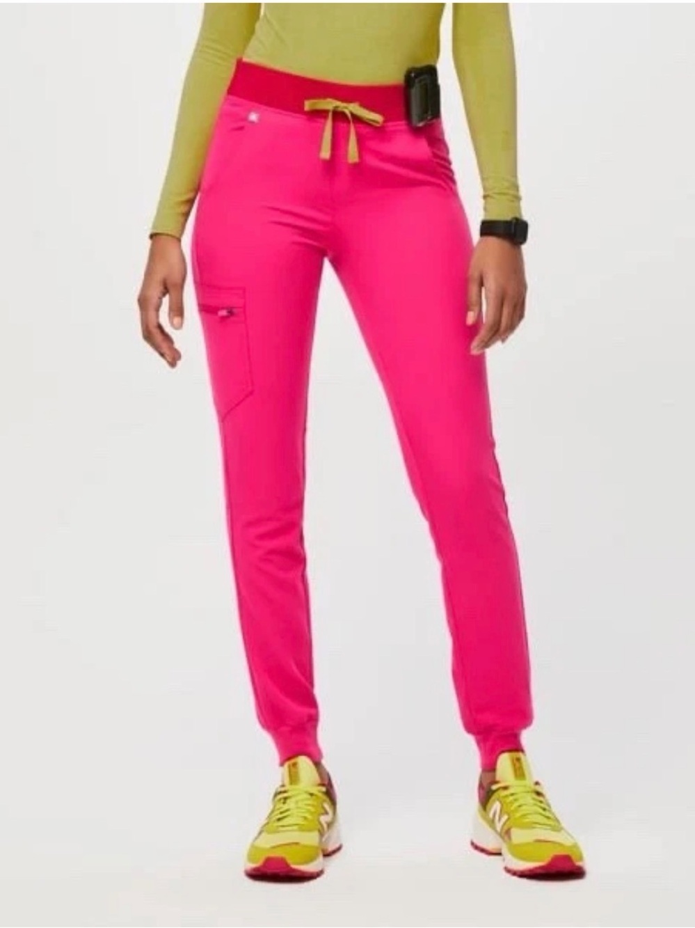 FIGS NWT Zamora 2.0 Scrub Jogger Pants Size S Shocking Pink